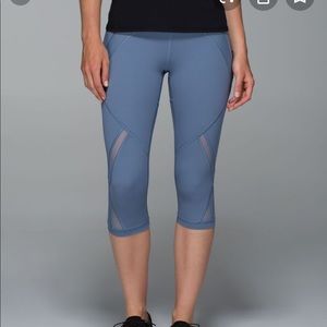 NWOT Lululemon “cool to street” crop